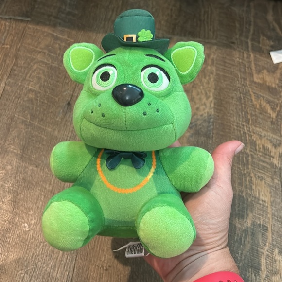 Plush Five Nights at Freddy's Shamrock Freddy Plushie - Picture 5 of 6
